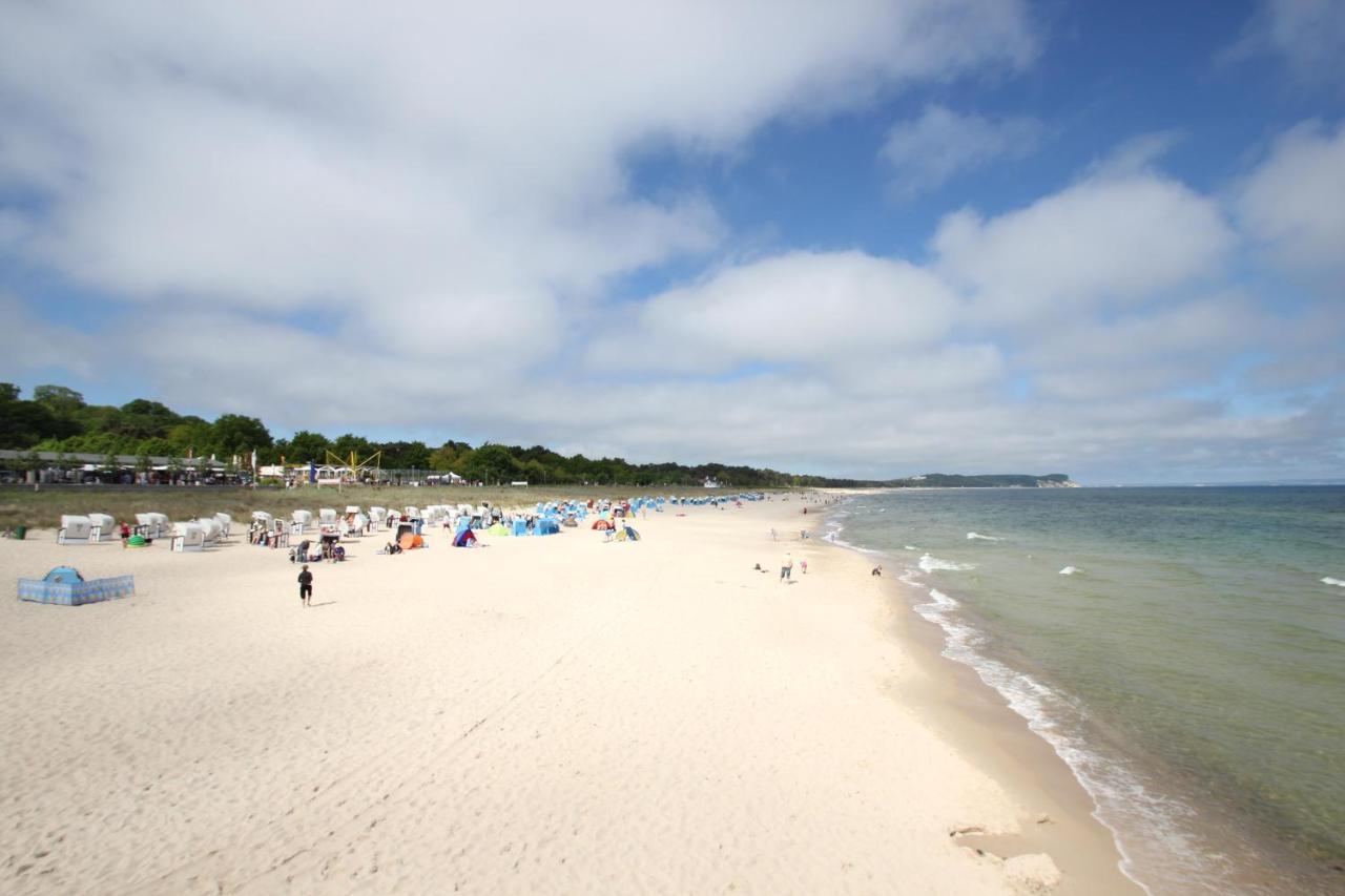 Zentral Aber Ruhig, Terrasse Mit Viel Gruen - Strandnahes Ferienhaus Luki Goehren  Buitenkant foto
