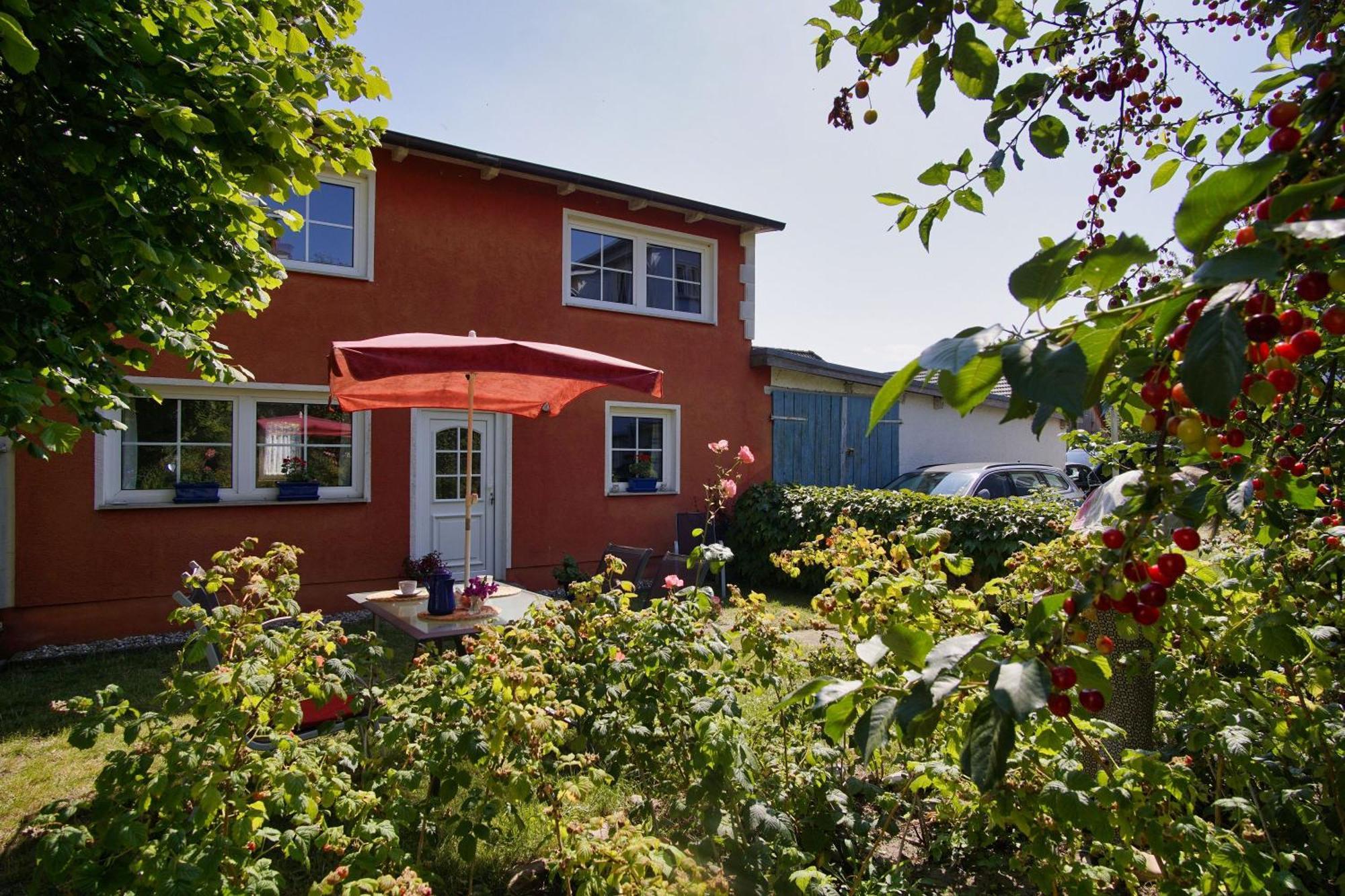 Zentral Aber Ruhig, Terrasse Mit Viel Gruen - Strandnahes Ferienhaus Luki Goehren  Buitenkant foto